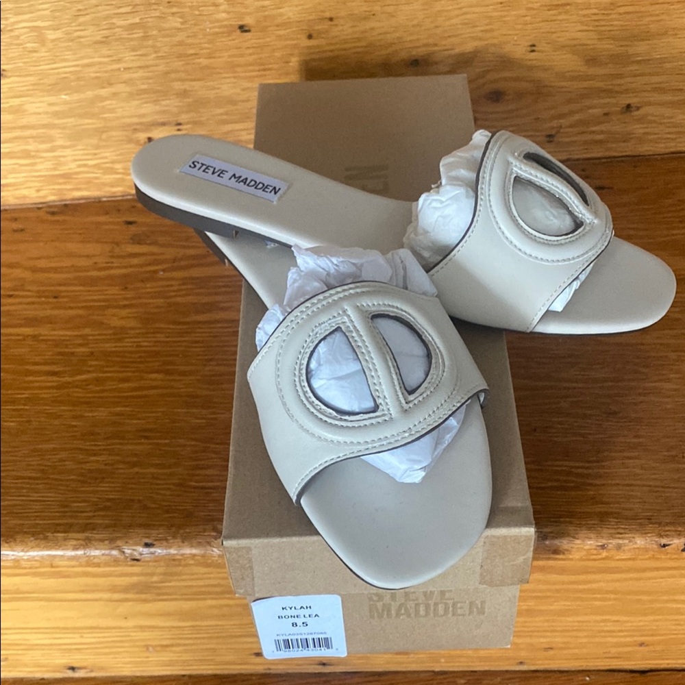 Steve Madden Cream Mules with Minimalist Design